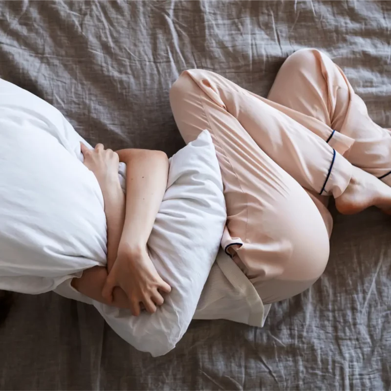 Troubles du sommeil à la ménopause : causes et solutions pour mieux dormir