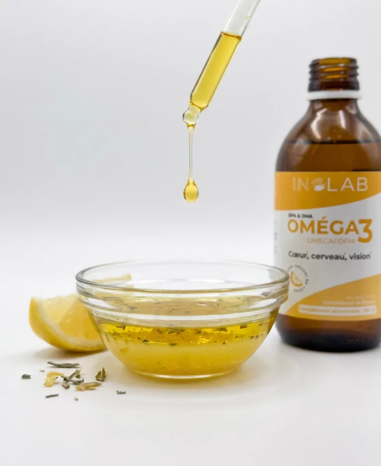 Pourquoi choisir OMEGAFORM : huile de poisson EPAX® ultra concentrée, désodorisée, sans goût de poisson
