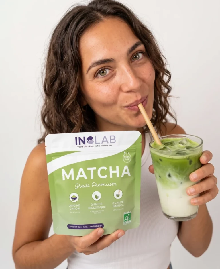 Utilisation MATCHA BIO : 1 à 2 g par tasse, tamiser, fouetter à 70-80 °C et ajouter du lait chaud